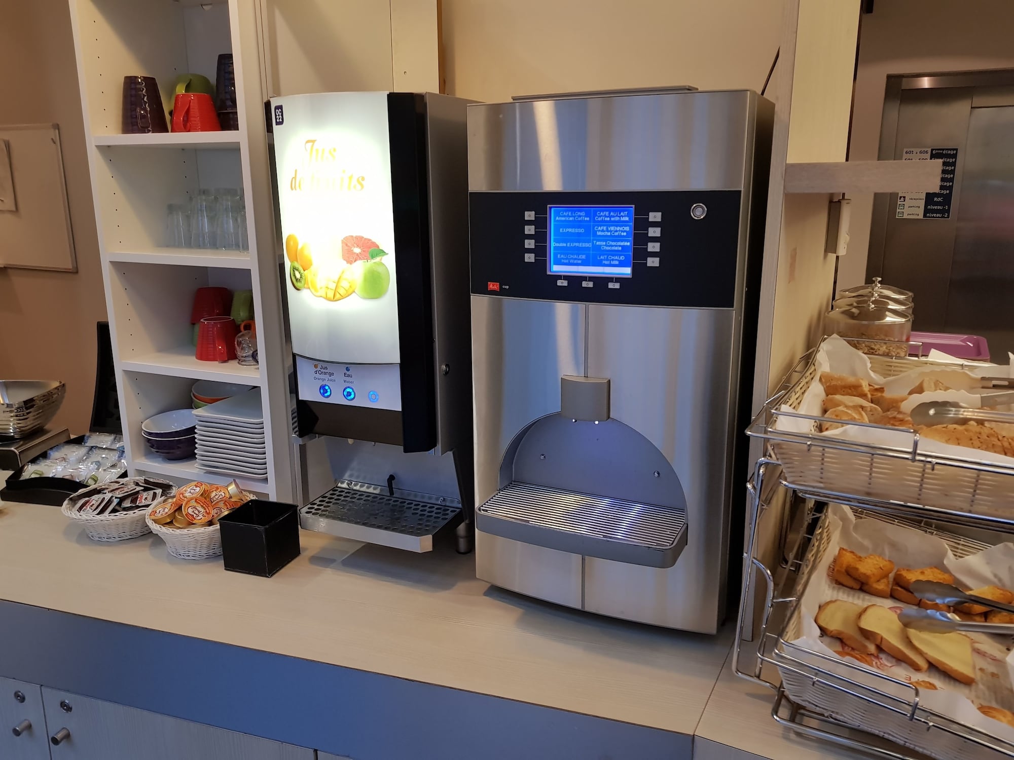 Фото B&b Hotel Marseille Centre La Timone