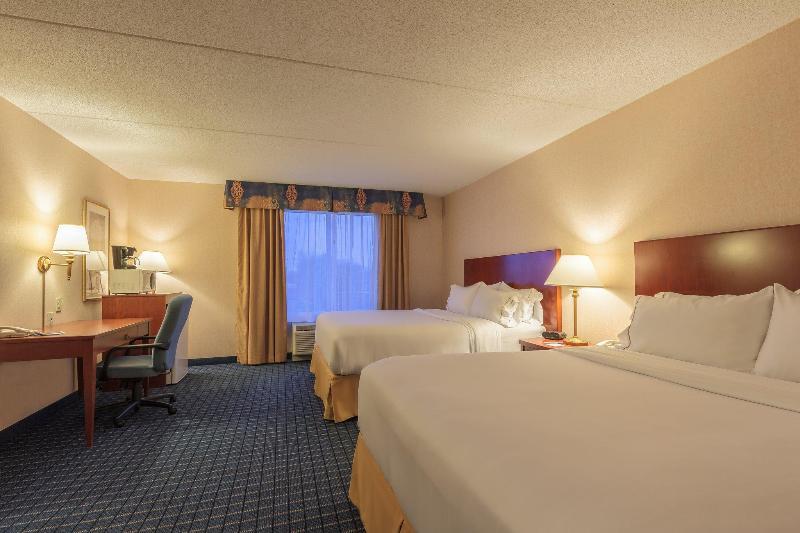 Фото Holiday Inn Express & Suites Belleville, an Ihg Hotel
