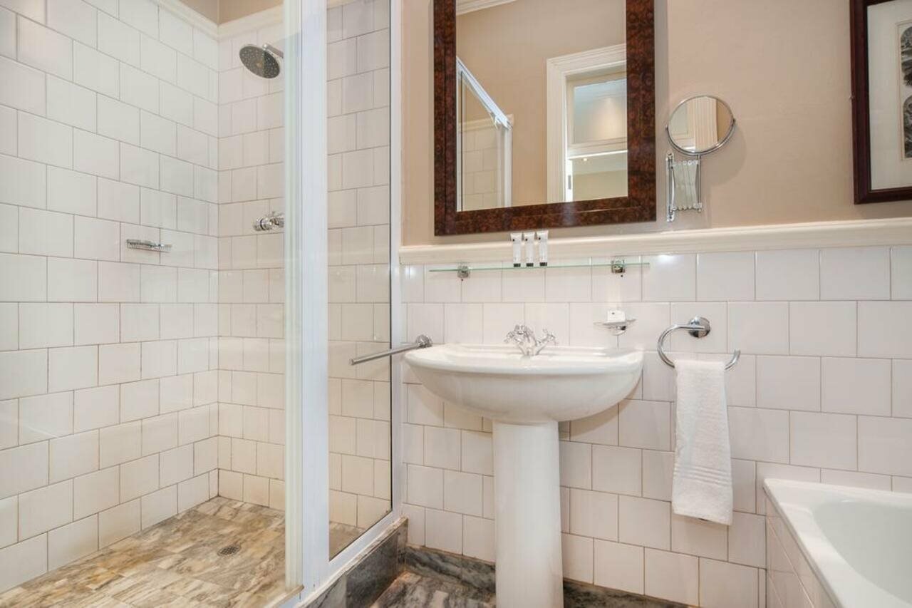 Фото Quarters Hotel Florida Road