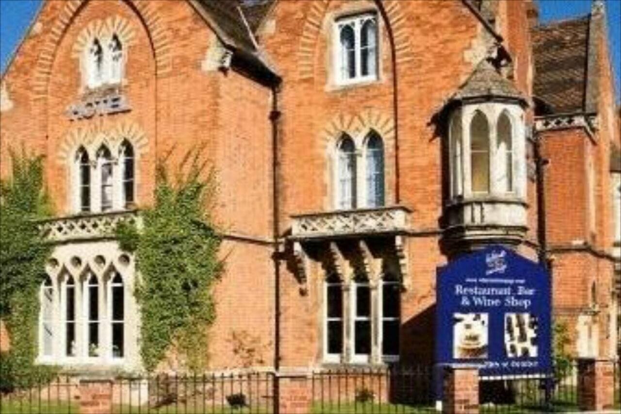 Фото Corner House Hotel