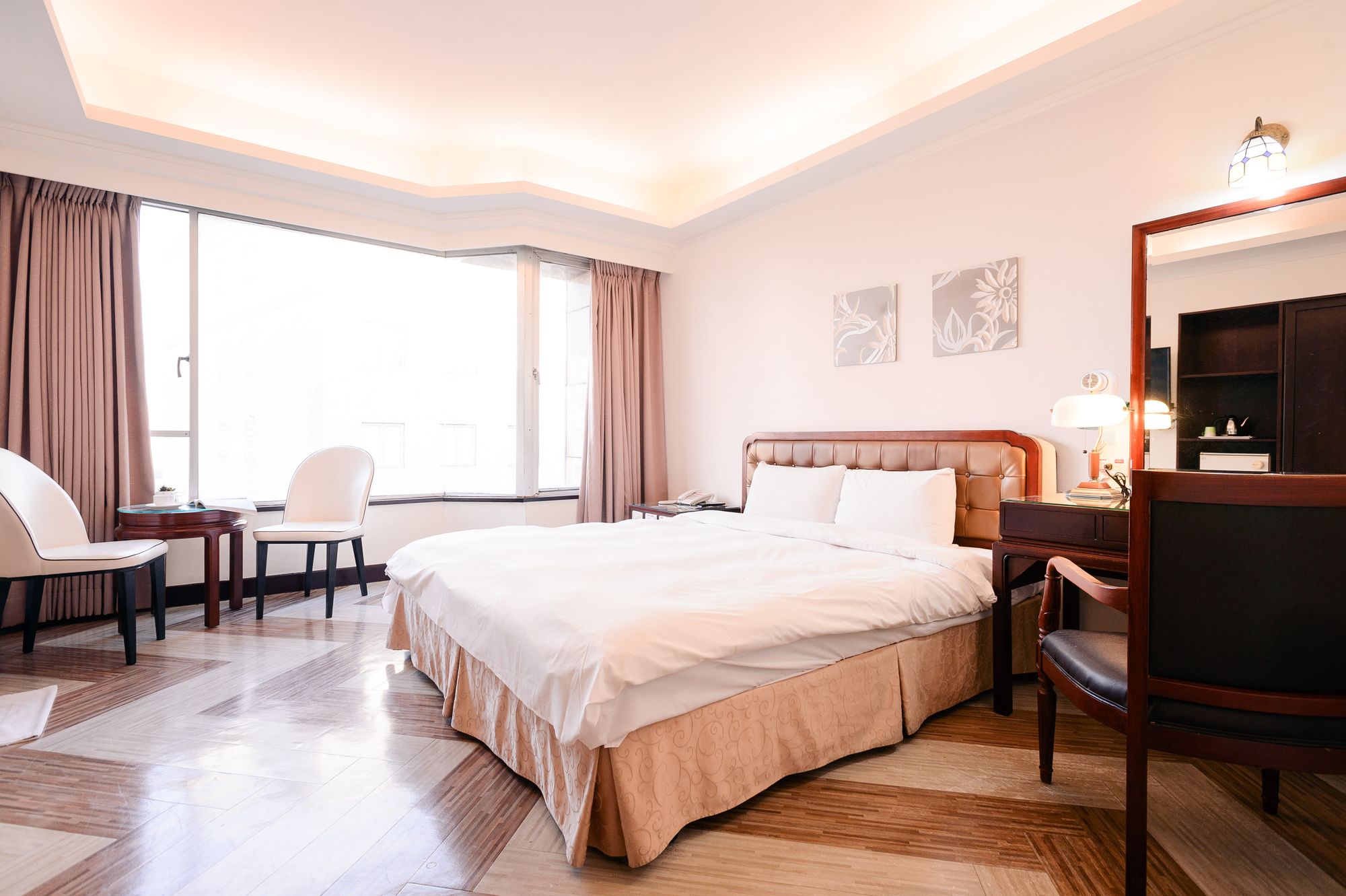 Фото Peach Hotel