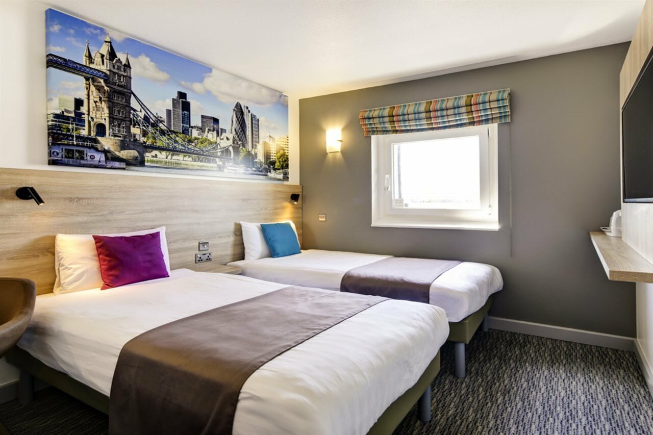 Фото Ibis Styles London Excel