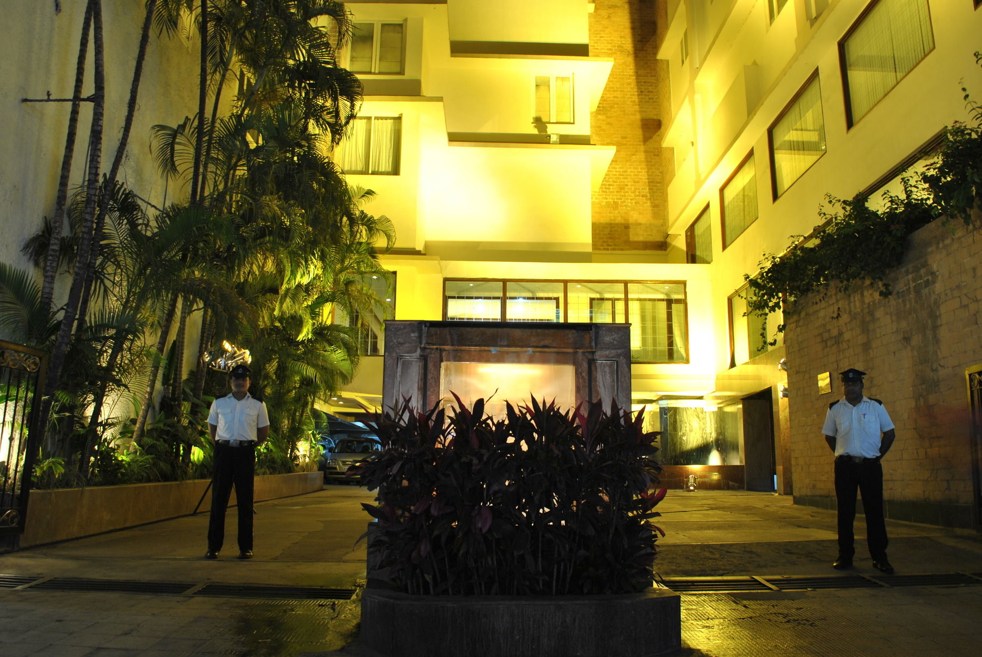 Фото Dynasty Hotel