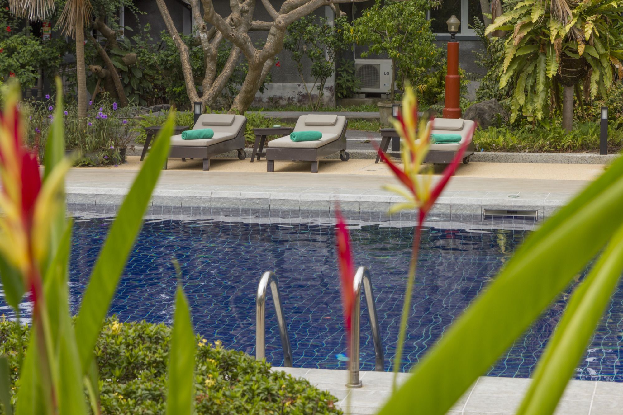 Фото Let's Hyde Pattaya Resort & Villas