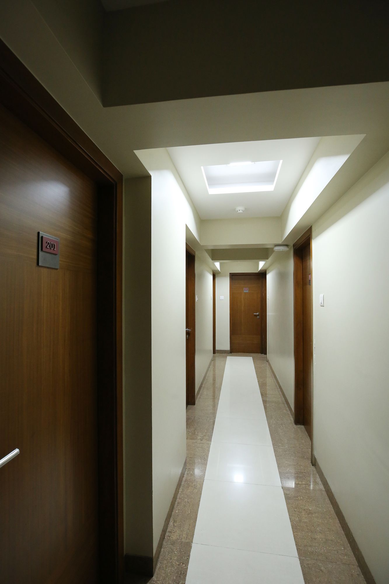 Фото Hotel Bombay International