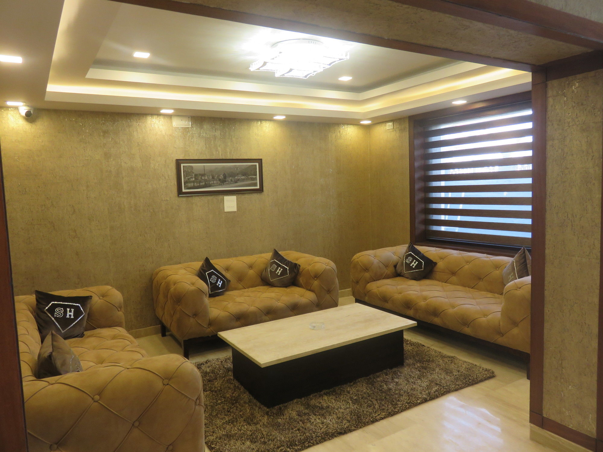 Фото Clarks Inn Srinagar