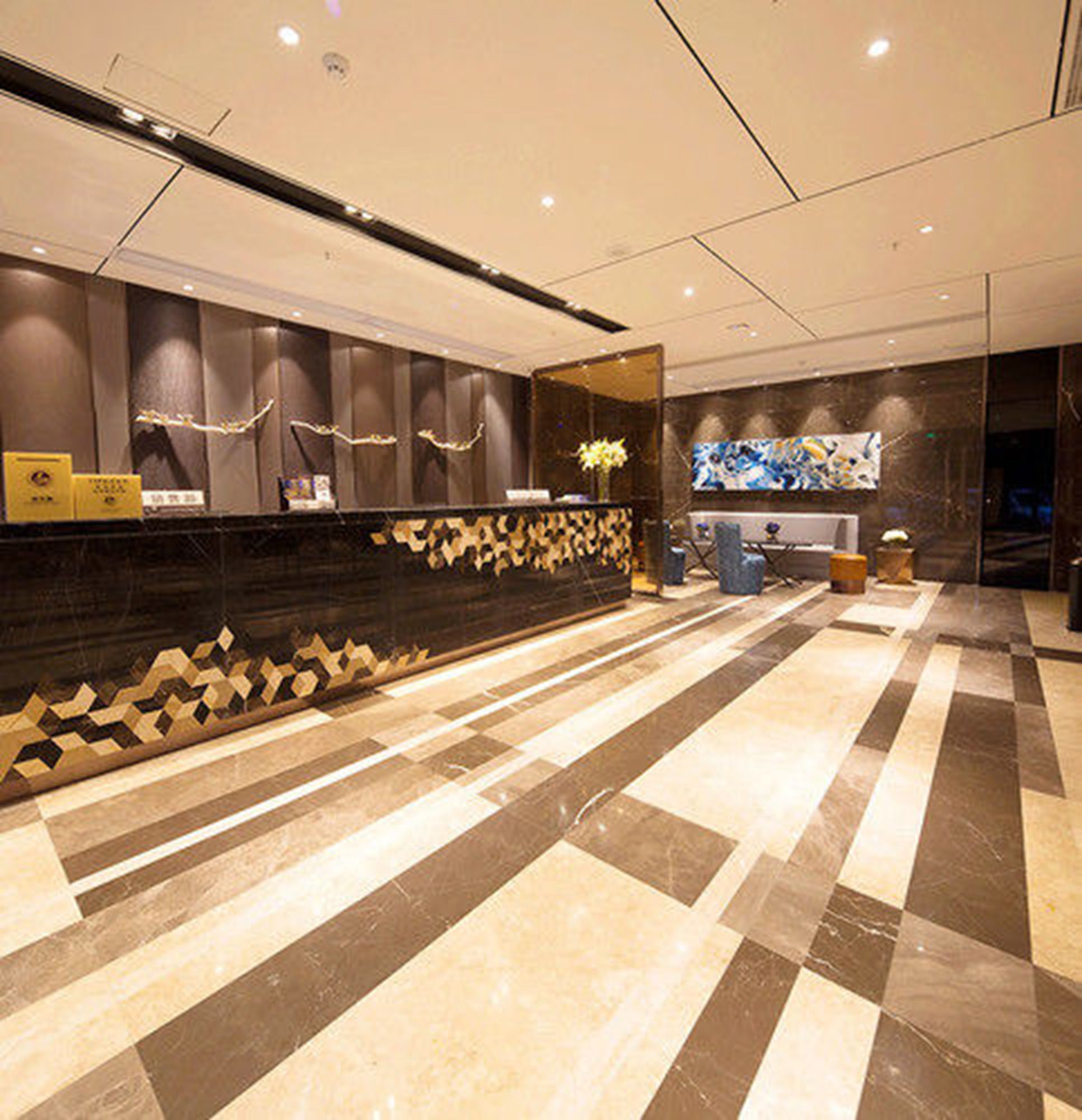 Фото Insail Hotels - Luohu Dongmen Shenzhen