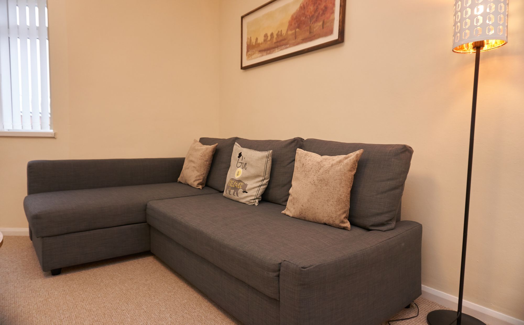 Фото Stay In Cardiff Cathay's Terrace Apartment