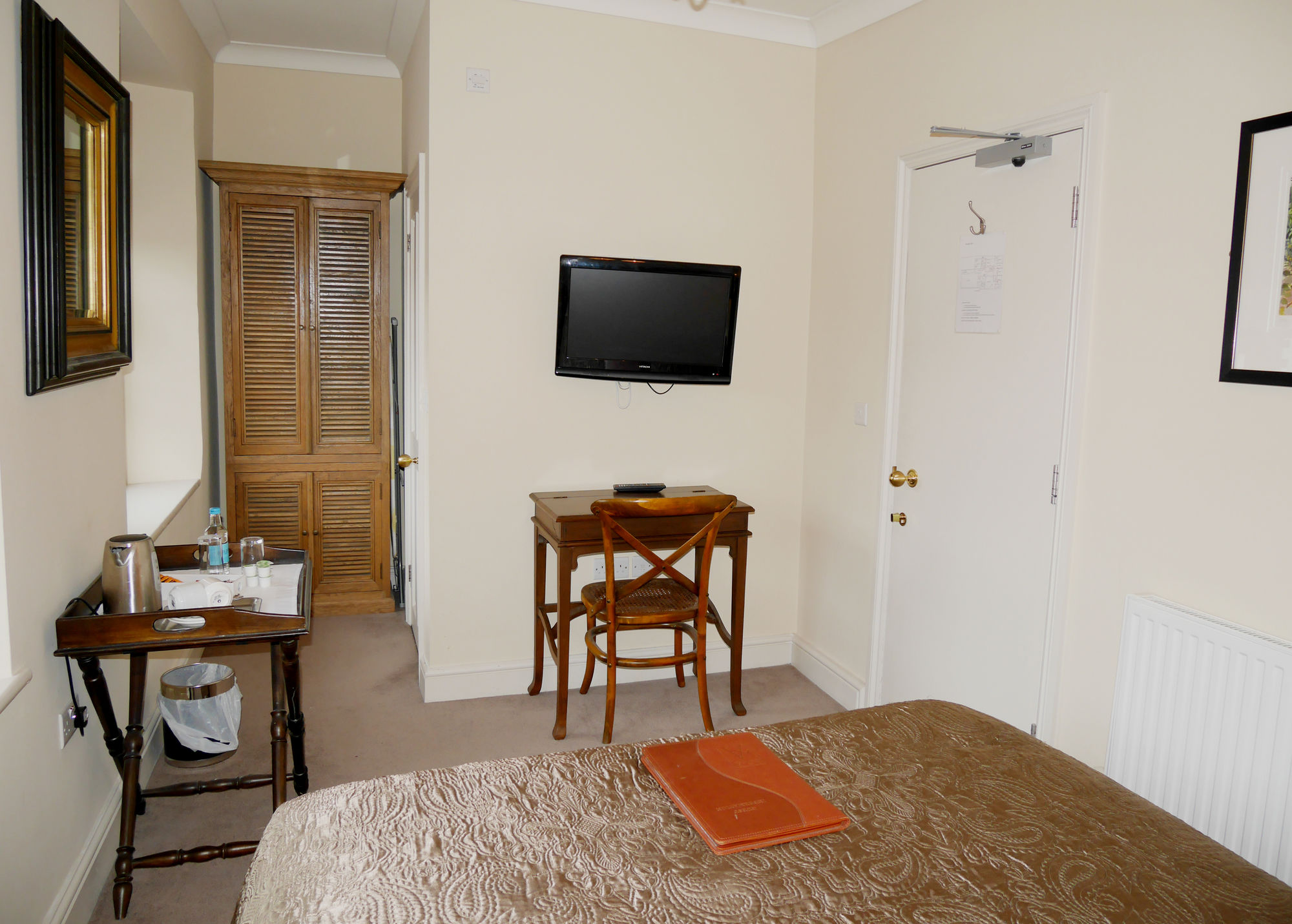 Фото The Angel Hotel