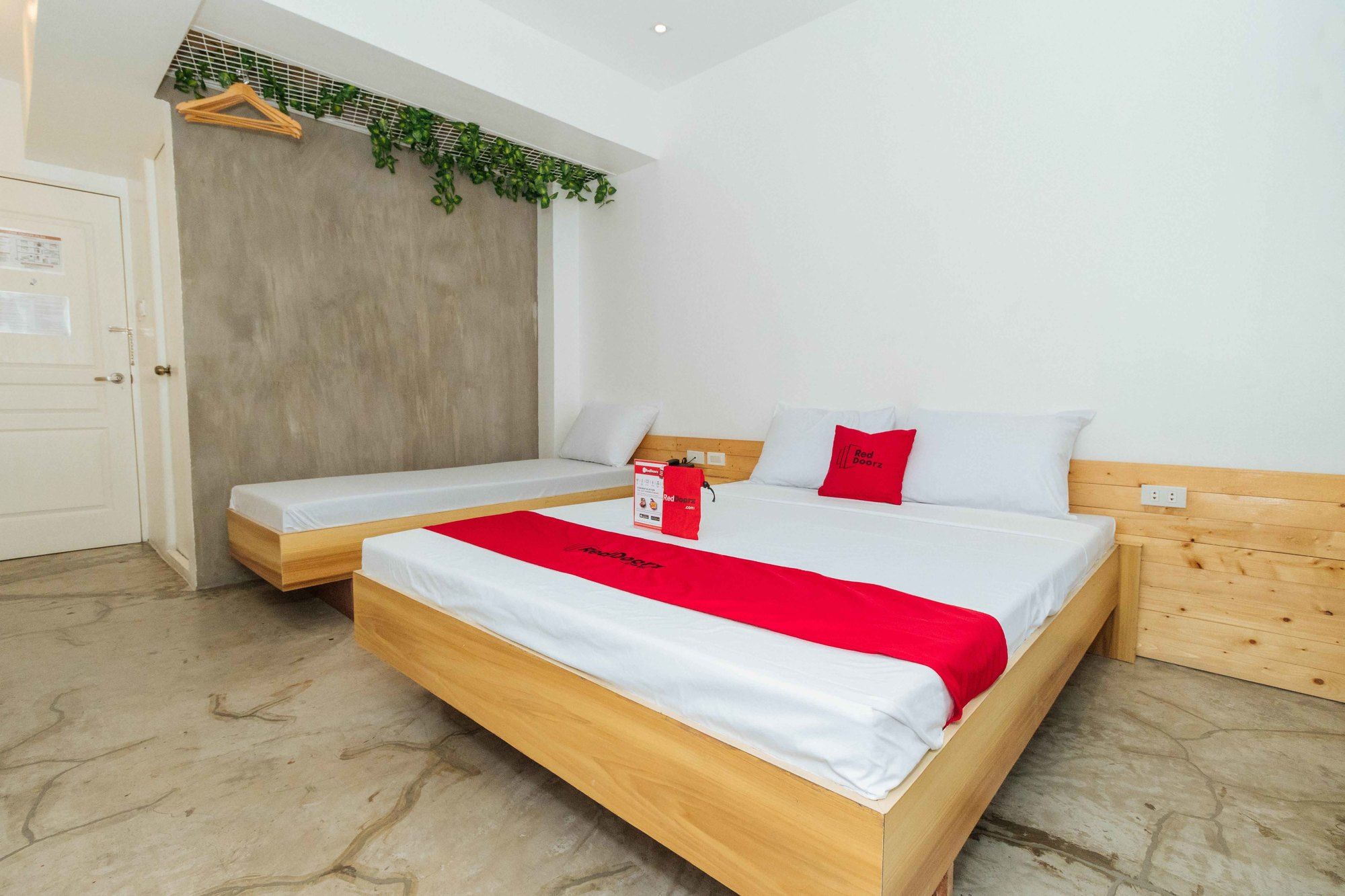 Фото RedDoorz Plus @ Boni Avenue Mandaluyong