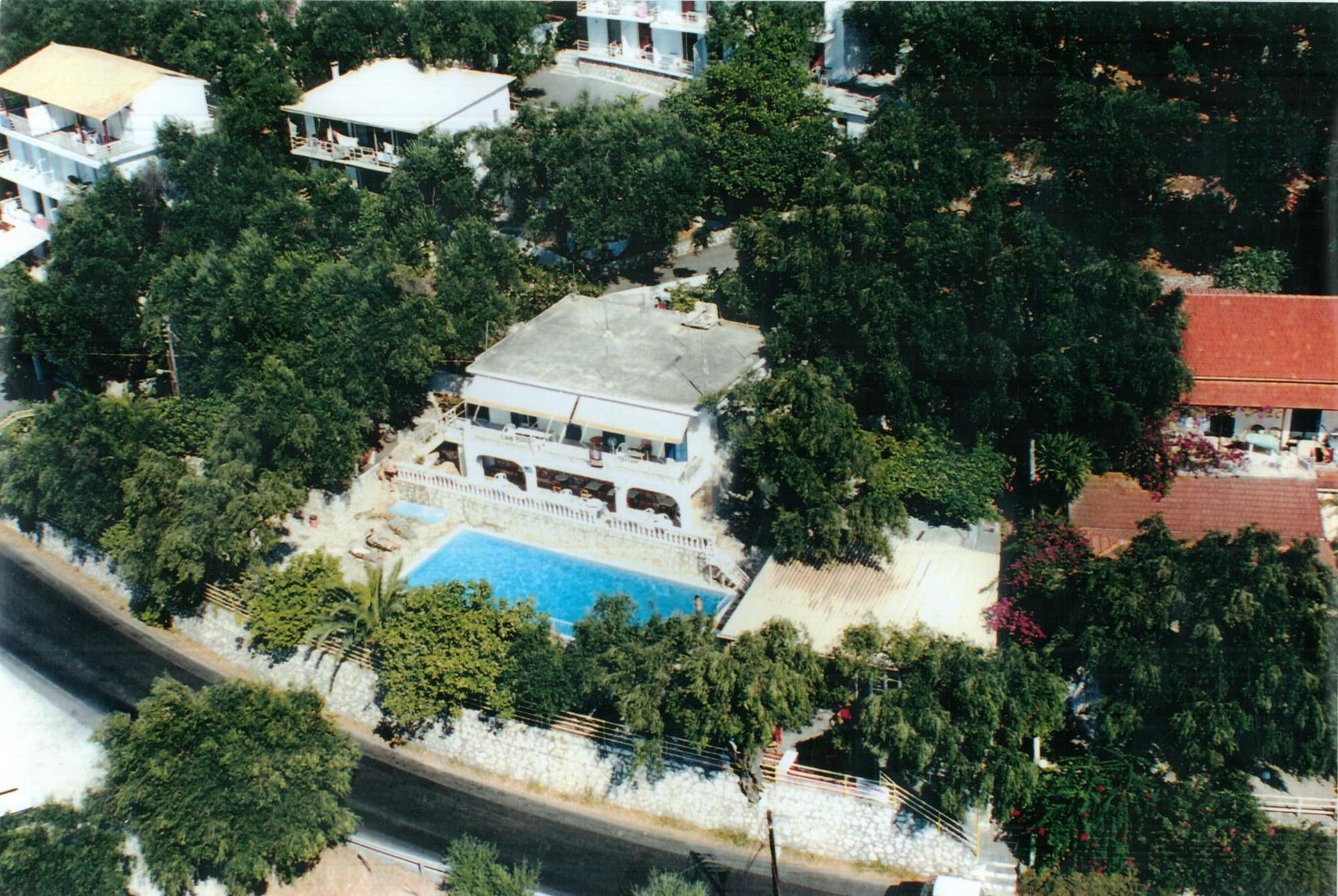 Фото Paradise Apartments