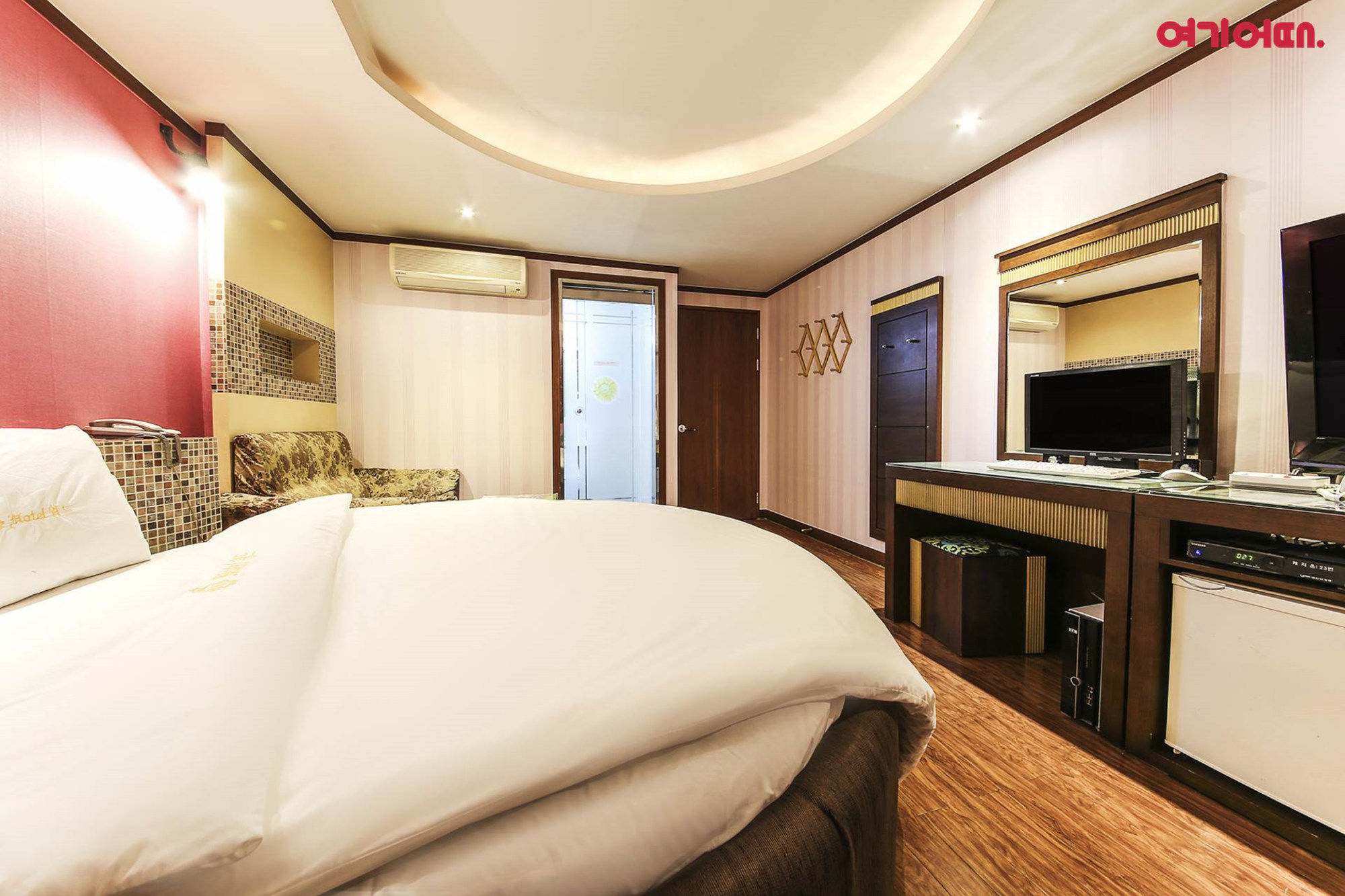 Фото Hotel With