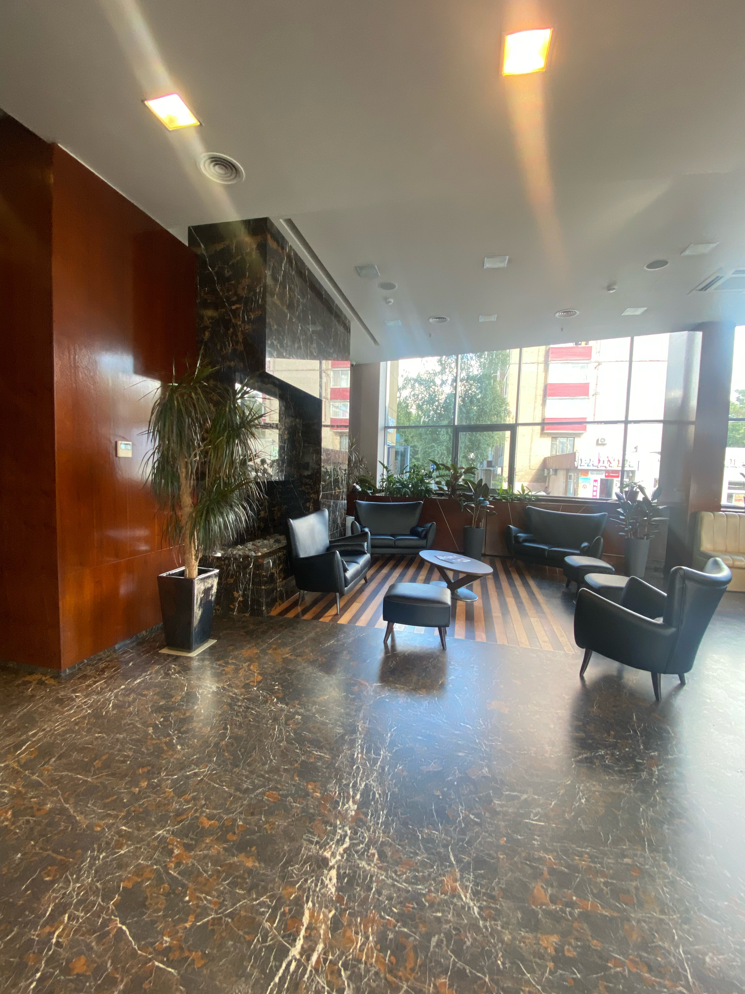 Фото East Gate Hotel