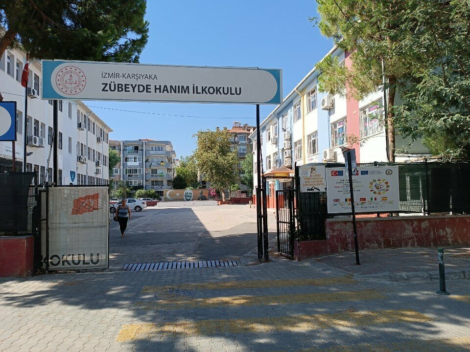 Primary school Zubeyde Hanim Primary School, Izmir, photo