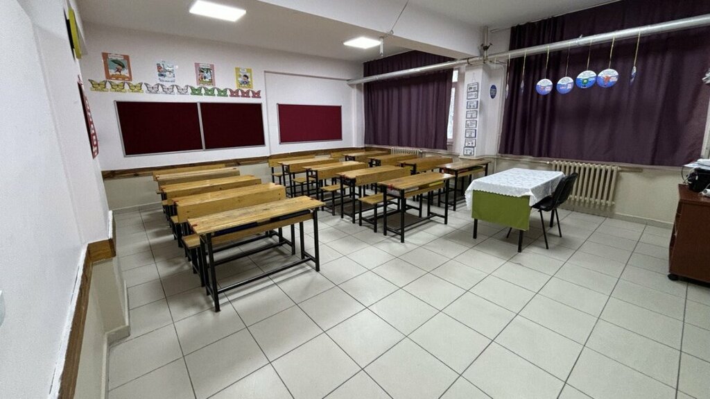 Primary school Haci Emine Oba Primary School, Serdivan, photo