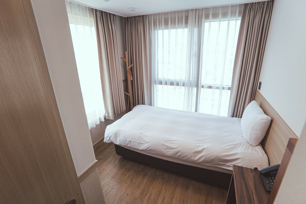 Фото Kenny Stay Jeju Seoguipo-Hotel Kenny