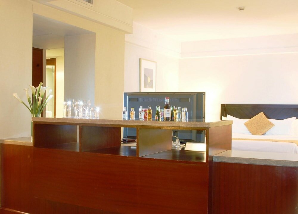 Фото Ningbo Portman Plaza Hotel