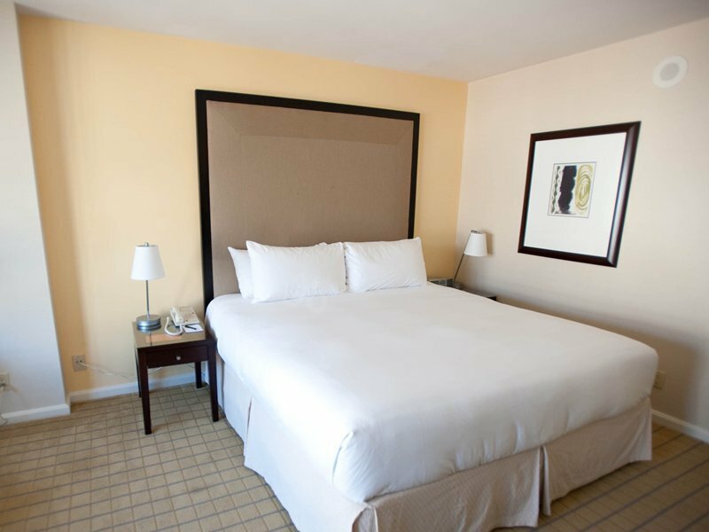 Фото Loews Santa Monica Beach Hotel