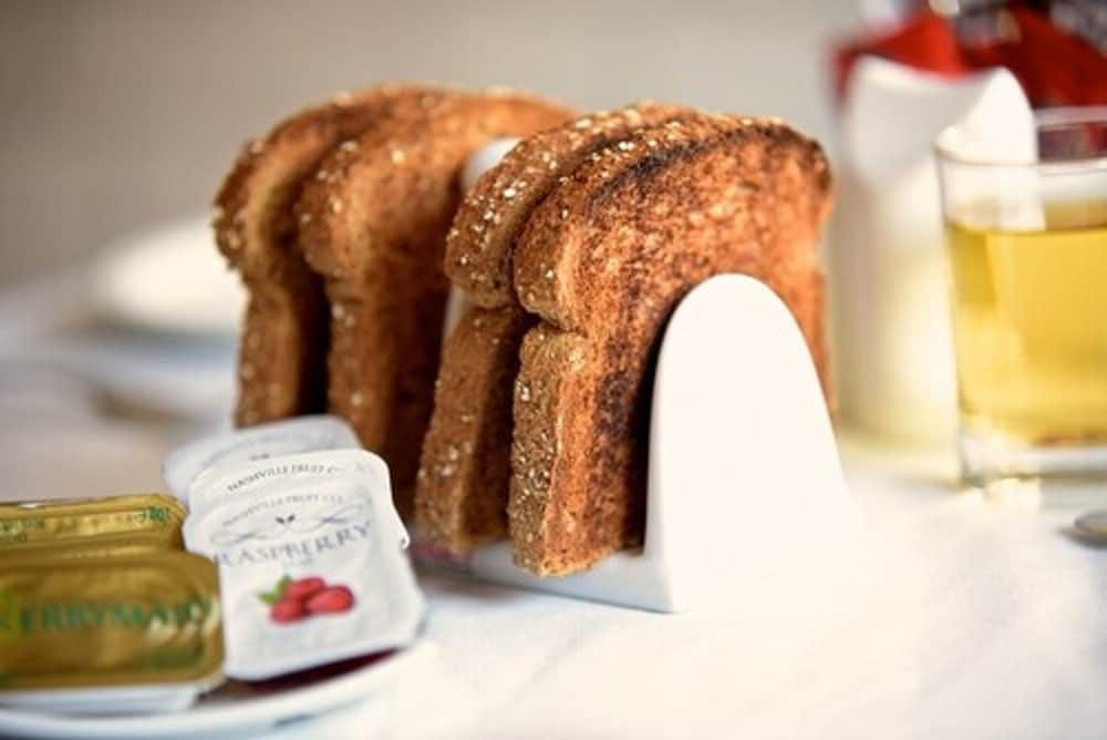 Фото Oyo Inverour Guest House