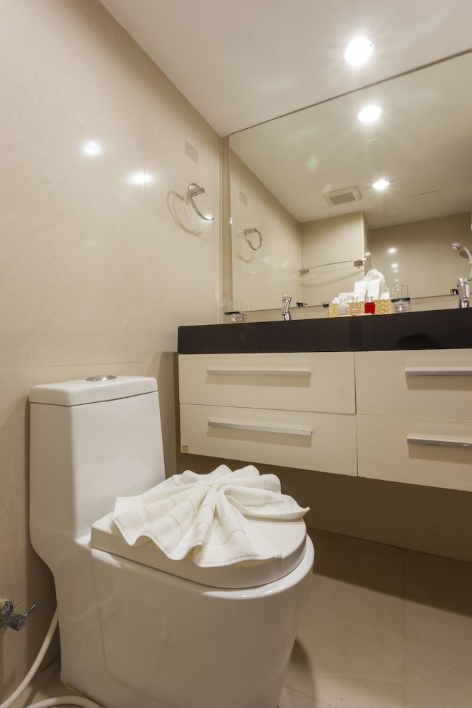 Фото Patong Max Value Hotel