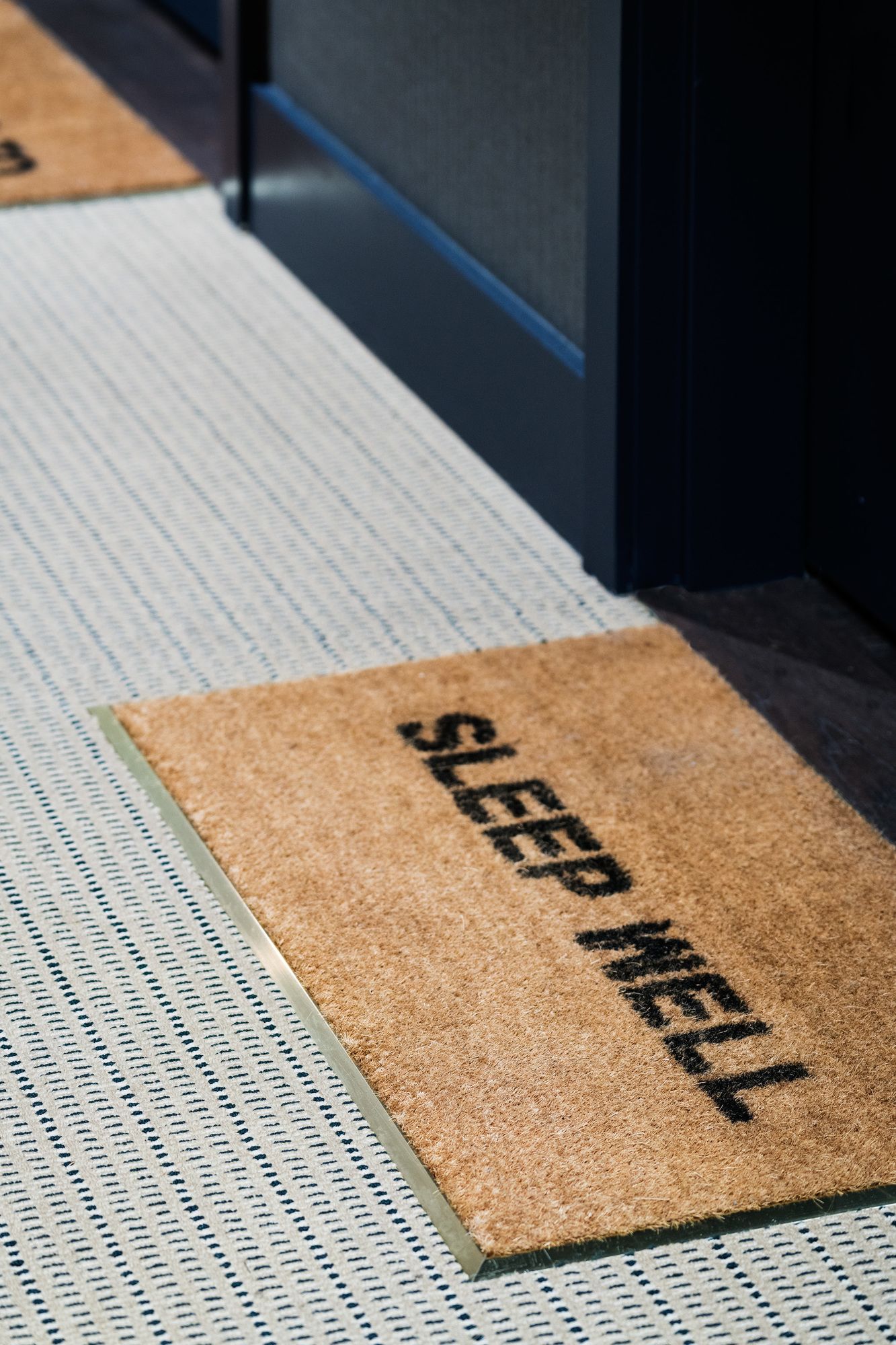 Фото Halcyon - a hotel in Cherry Creek