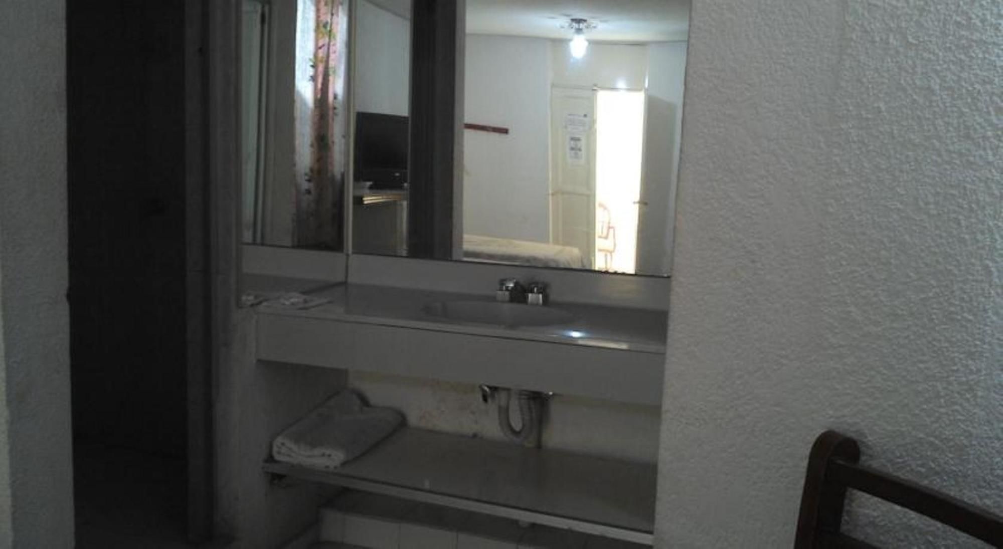 Фото Hotel Morales Inn