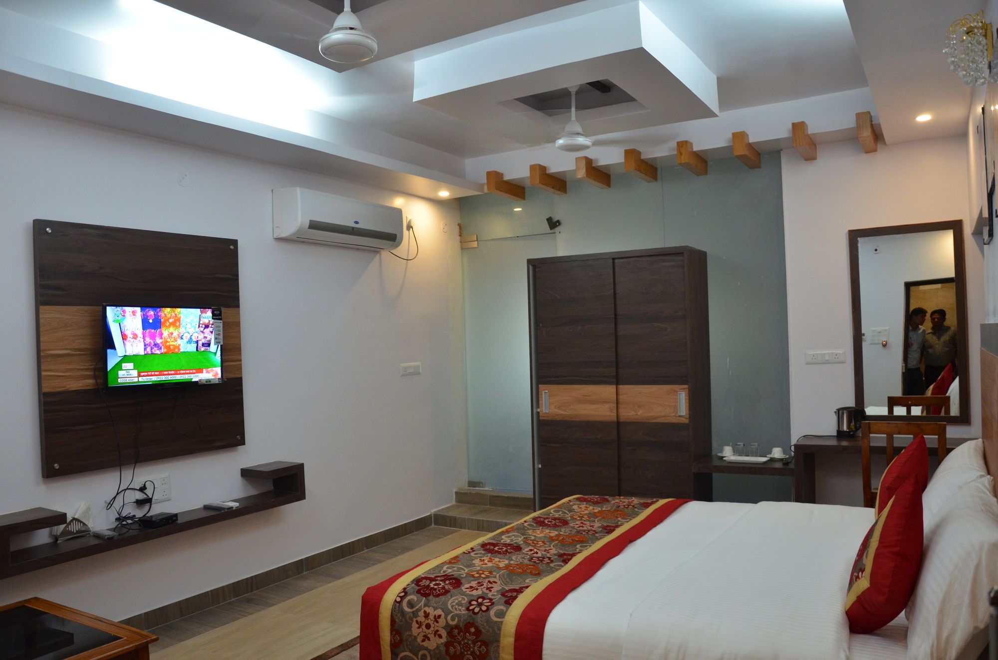 Фото Отель The Golden Sunrise