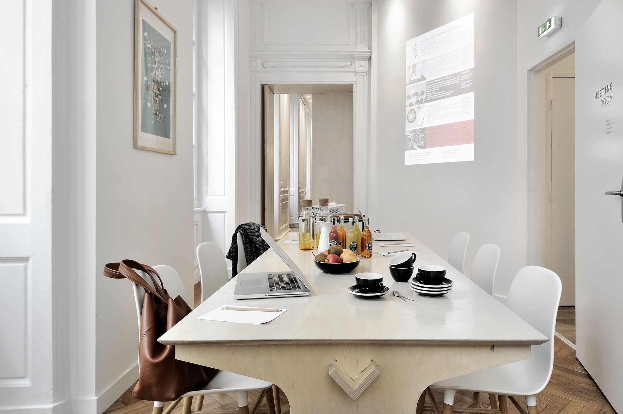 Фото Away Hostel & Coffee Shop