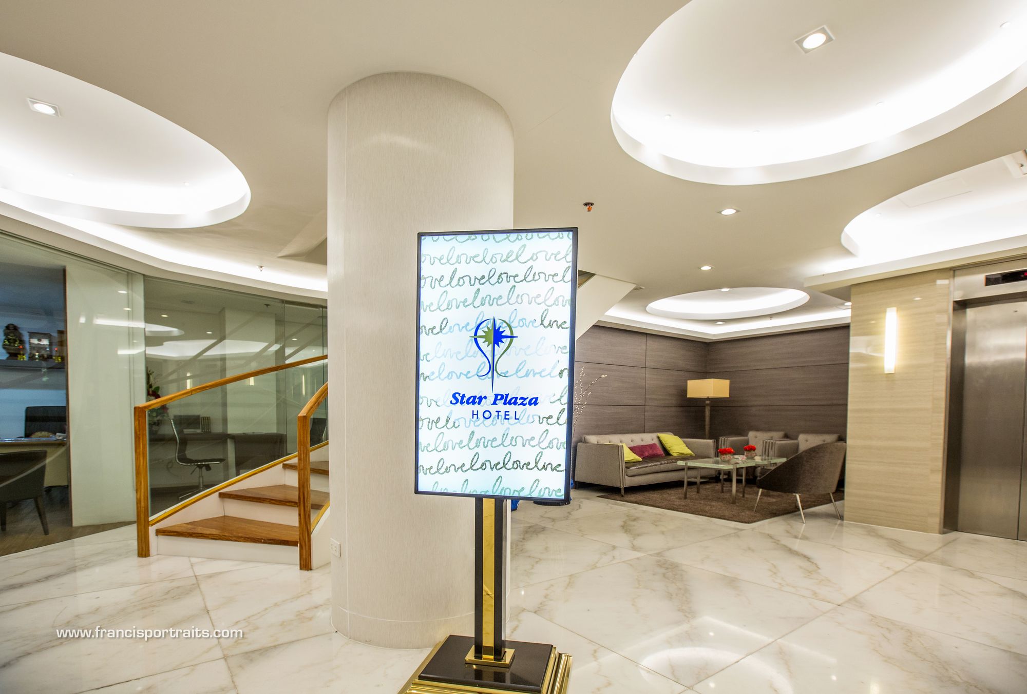 Фото Star Plaza Hotel