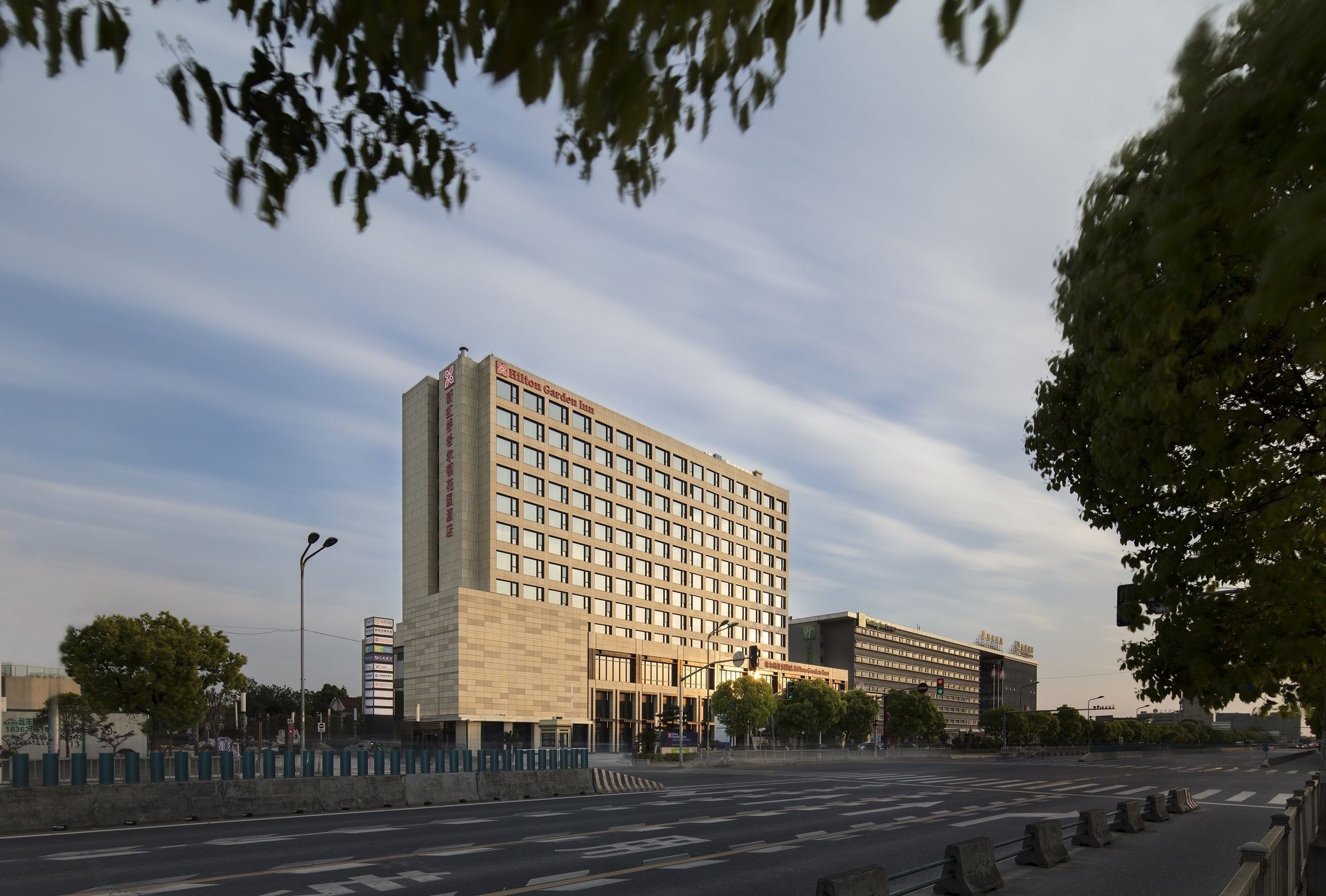 Фото Hilton Garden Inn Shanghai Hongqiao Necc