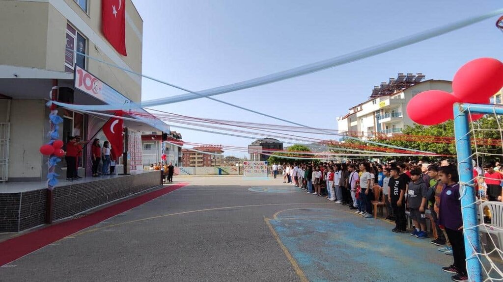 School Tahir Tuluk Middle School, Alanya, photo