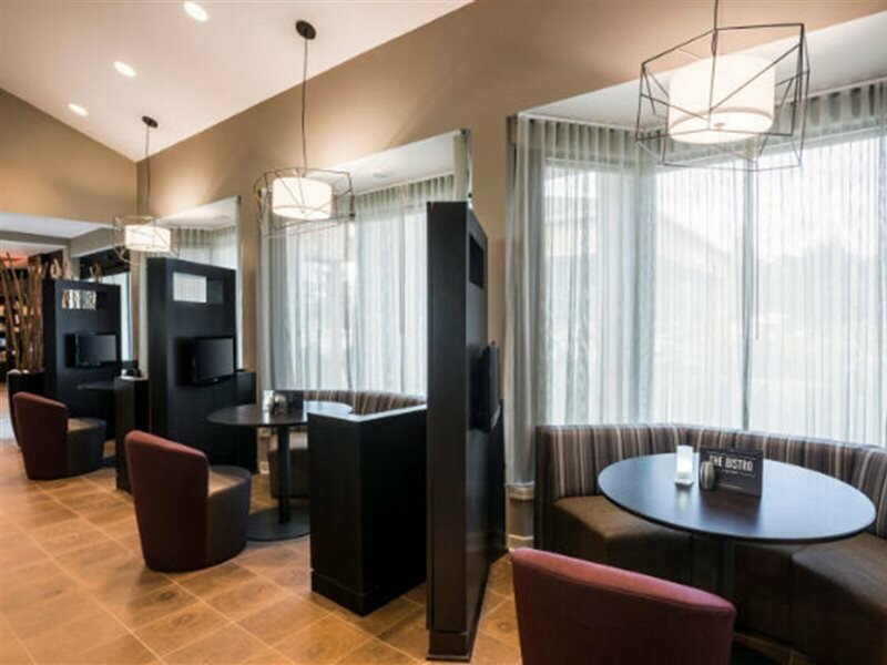 Фото Courtyard by Marriott Chicago O'Hare
