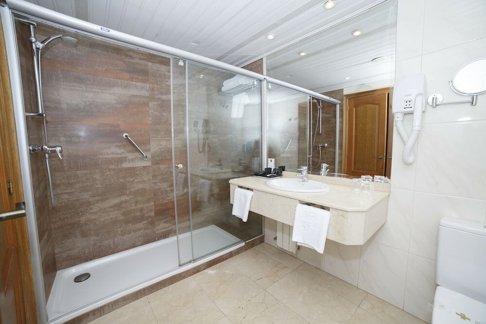 Фото Hotel Hoyuela