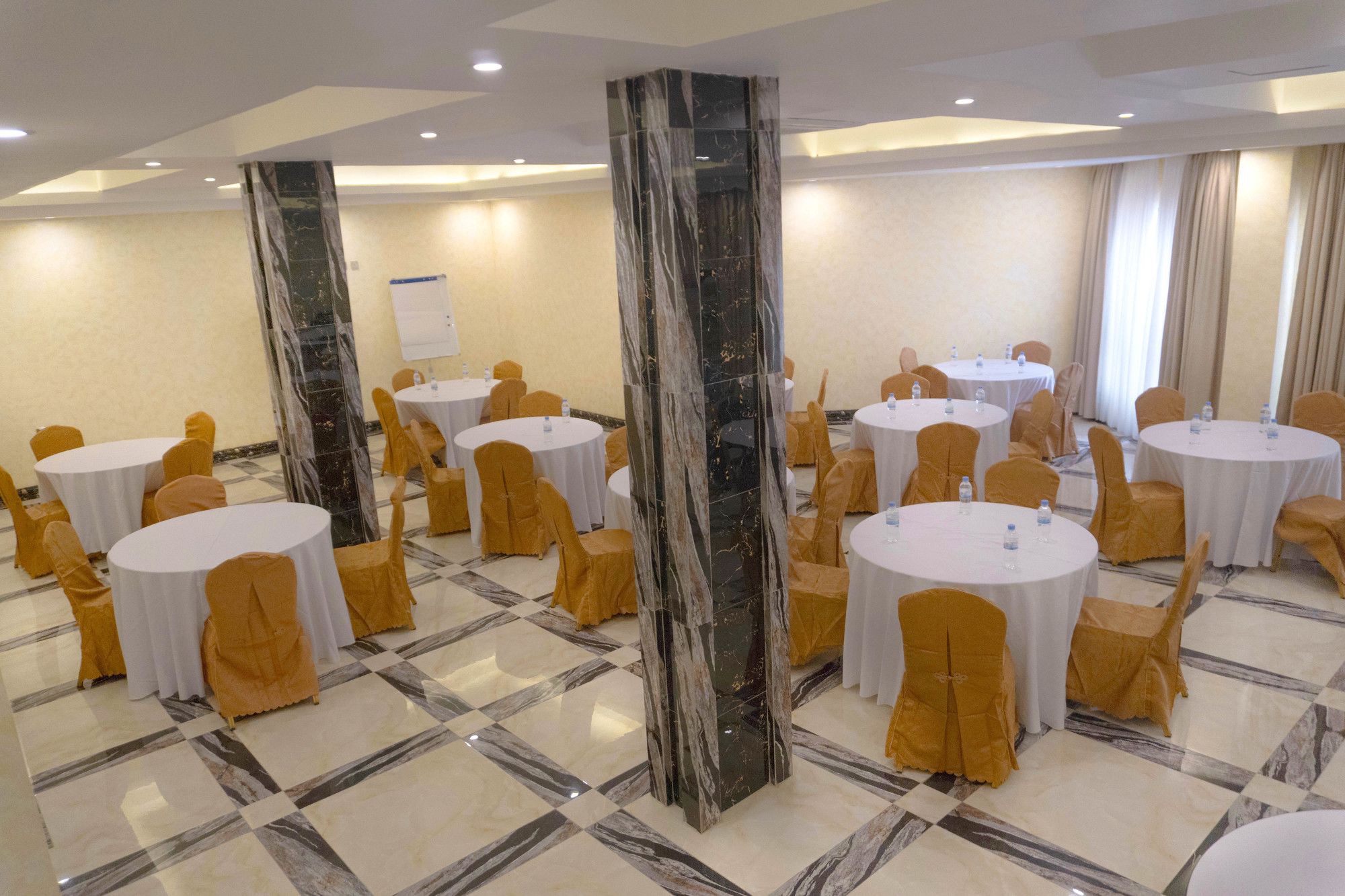 Фото Scheba Hotel