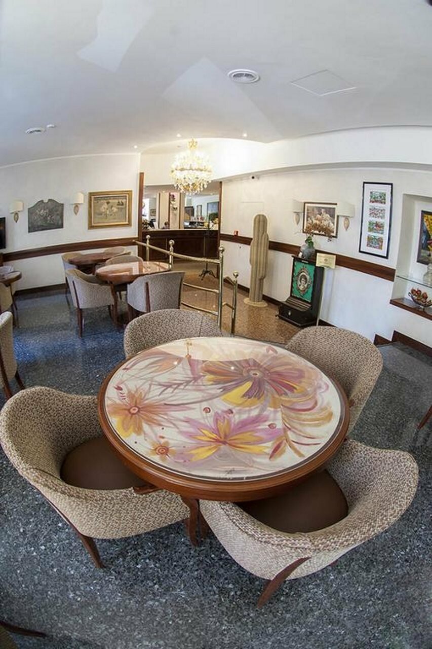 Фото Hotel Bristol