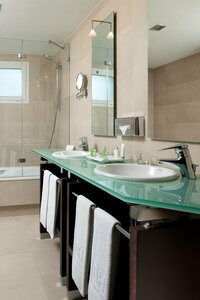 Гостиница Nh Canciller Ayala Vitoria