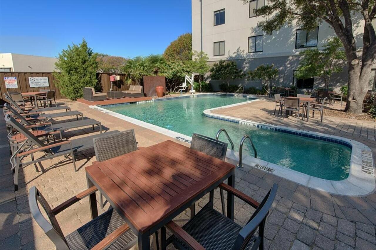 Фото Hilton Garden Inn Las Colinas