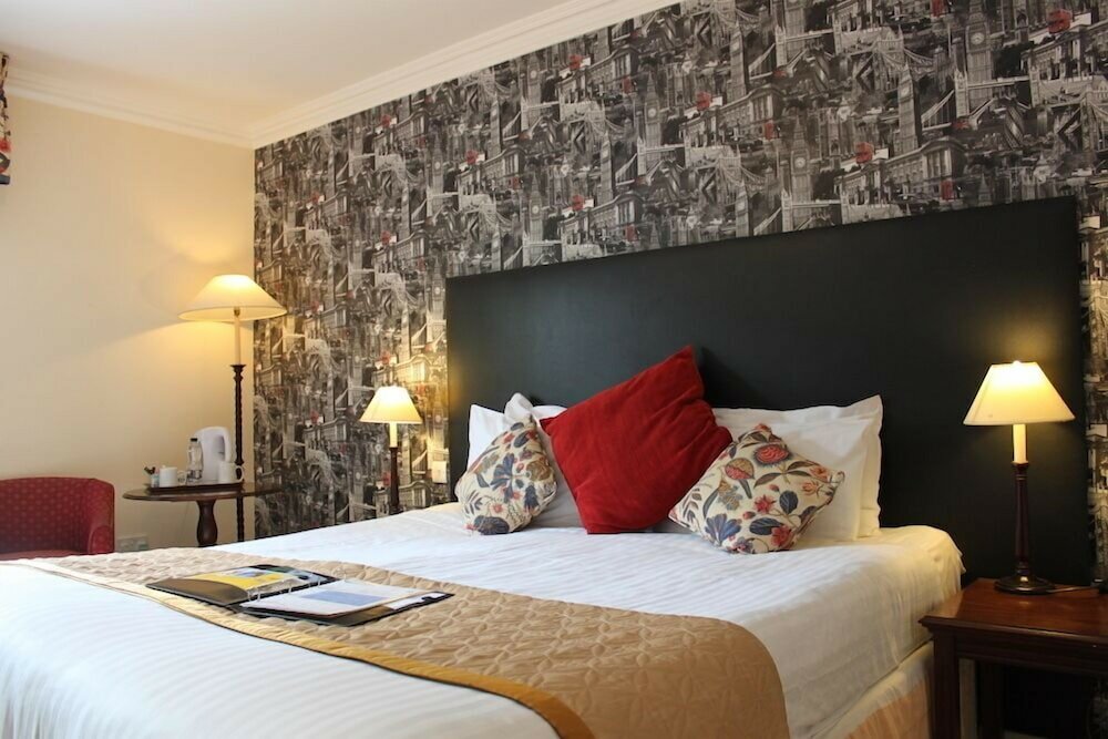 Фото Kingston Lodge Hotel