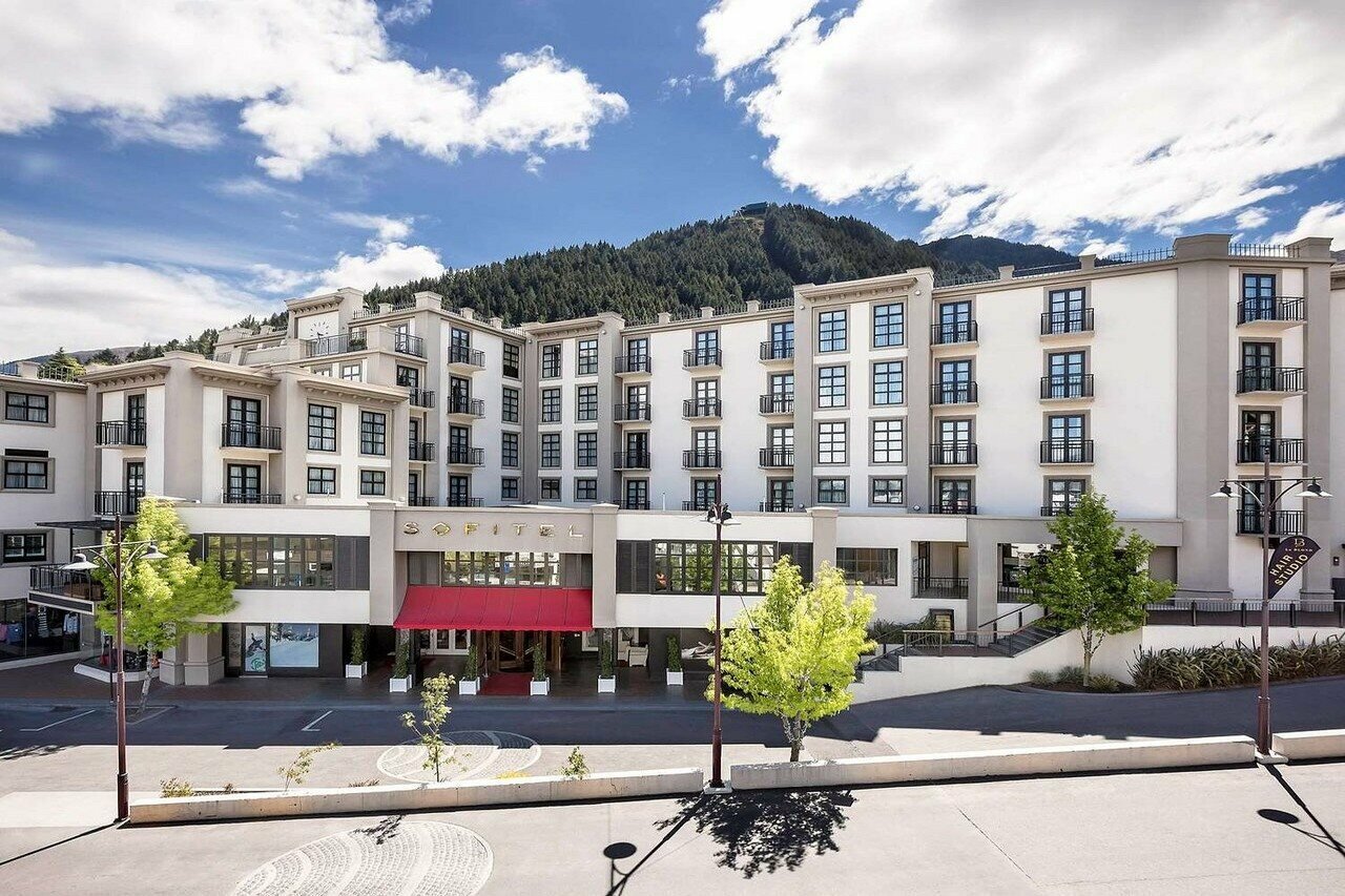 Фото Sofitel Queenstown Hotel and SPA