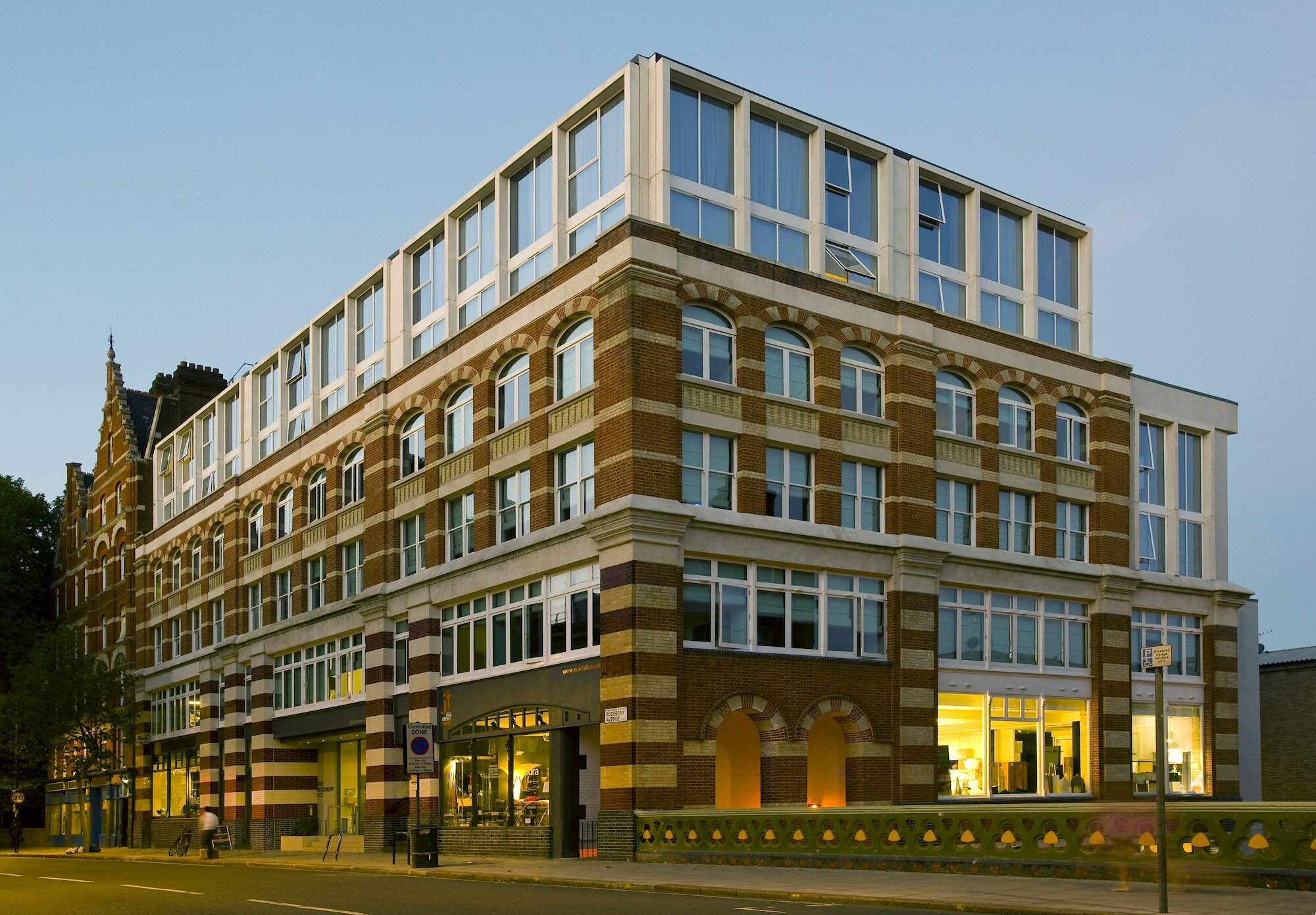 Фото The Rosebery by Supercity Aparthotels