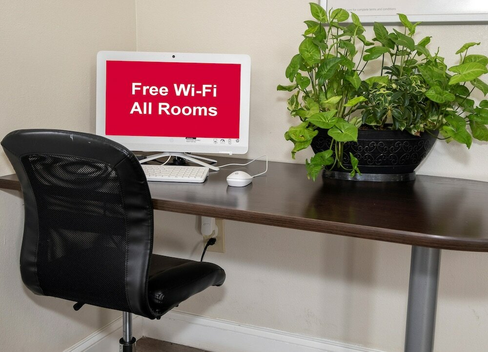 Фото Red Roof Inn & Suites Oxford