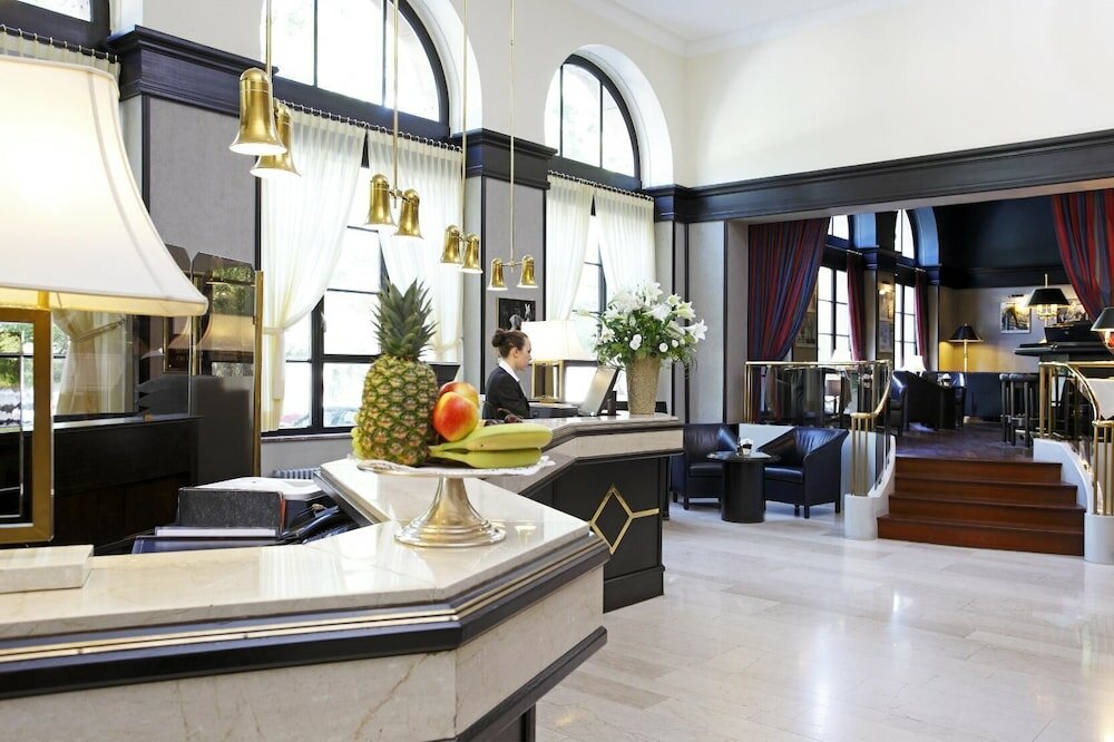 Фото отеля 2