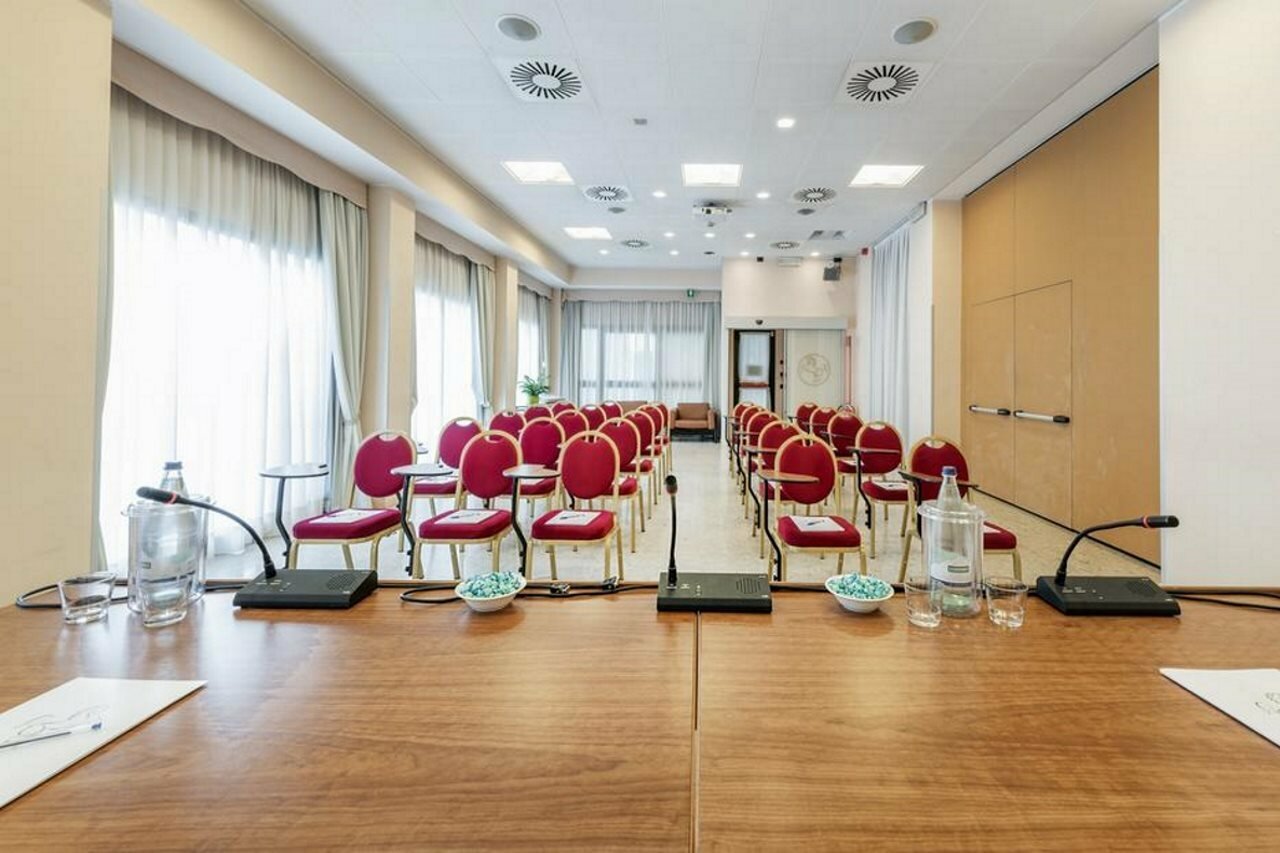 Фото Hotel Ascot