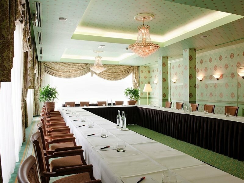 Фото Carlton Ambassador Hotel