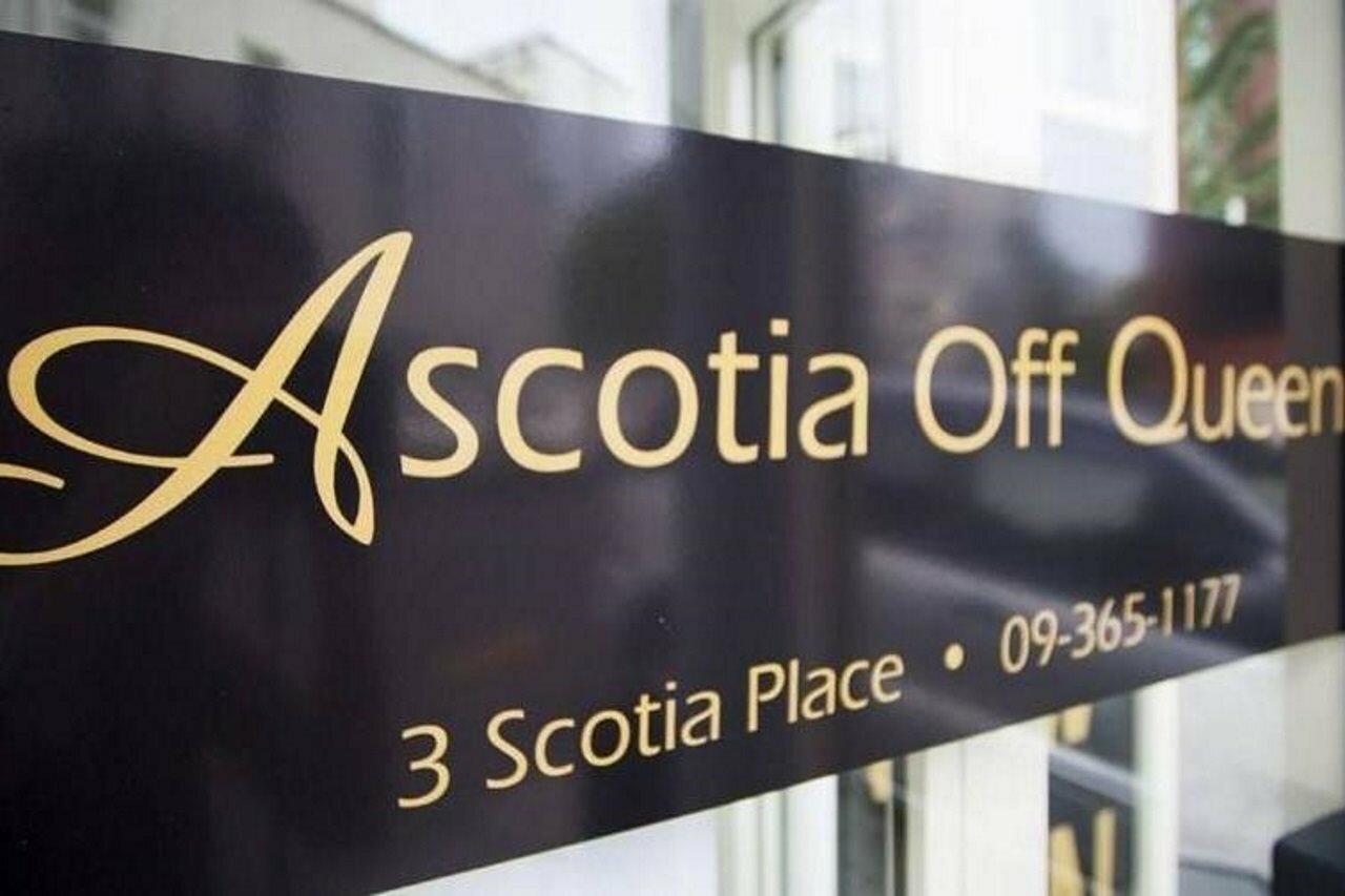 Фото Ascotia off Queen