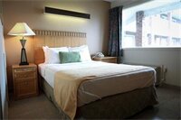 Фото Bedtime Inn & Suites