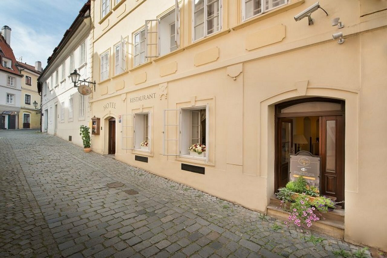 Фото отеля 1