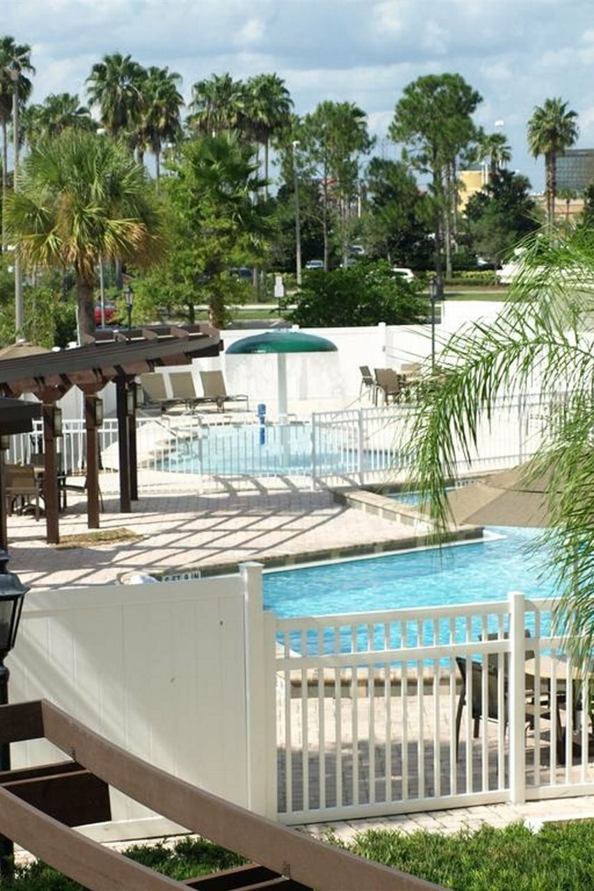 Фото Holiday Inn & Suites Across From Universal Orlando