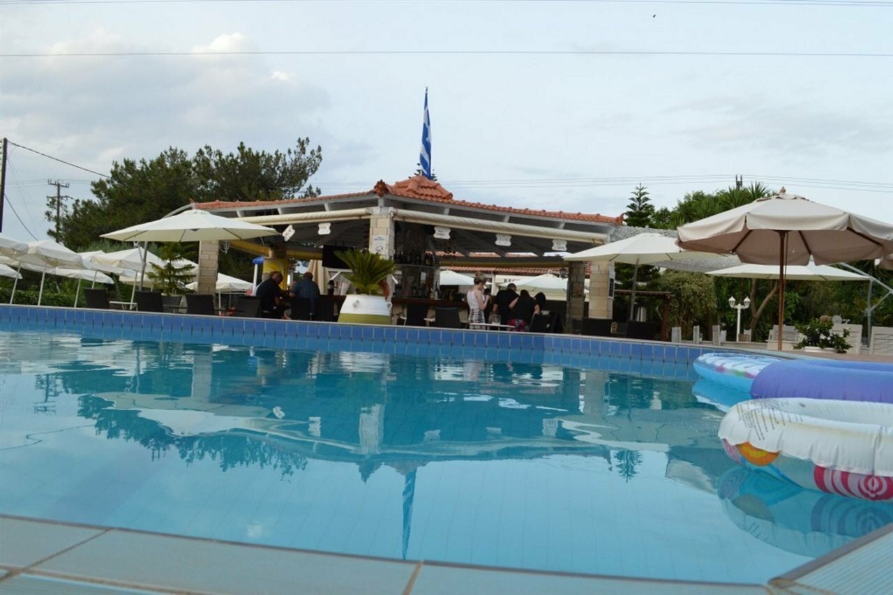 Фото Nikos Apartments