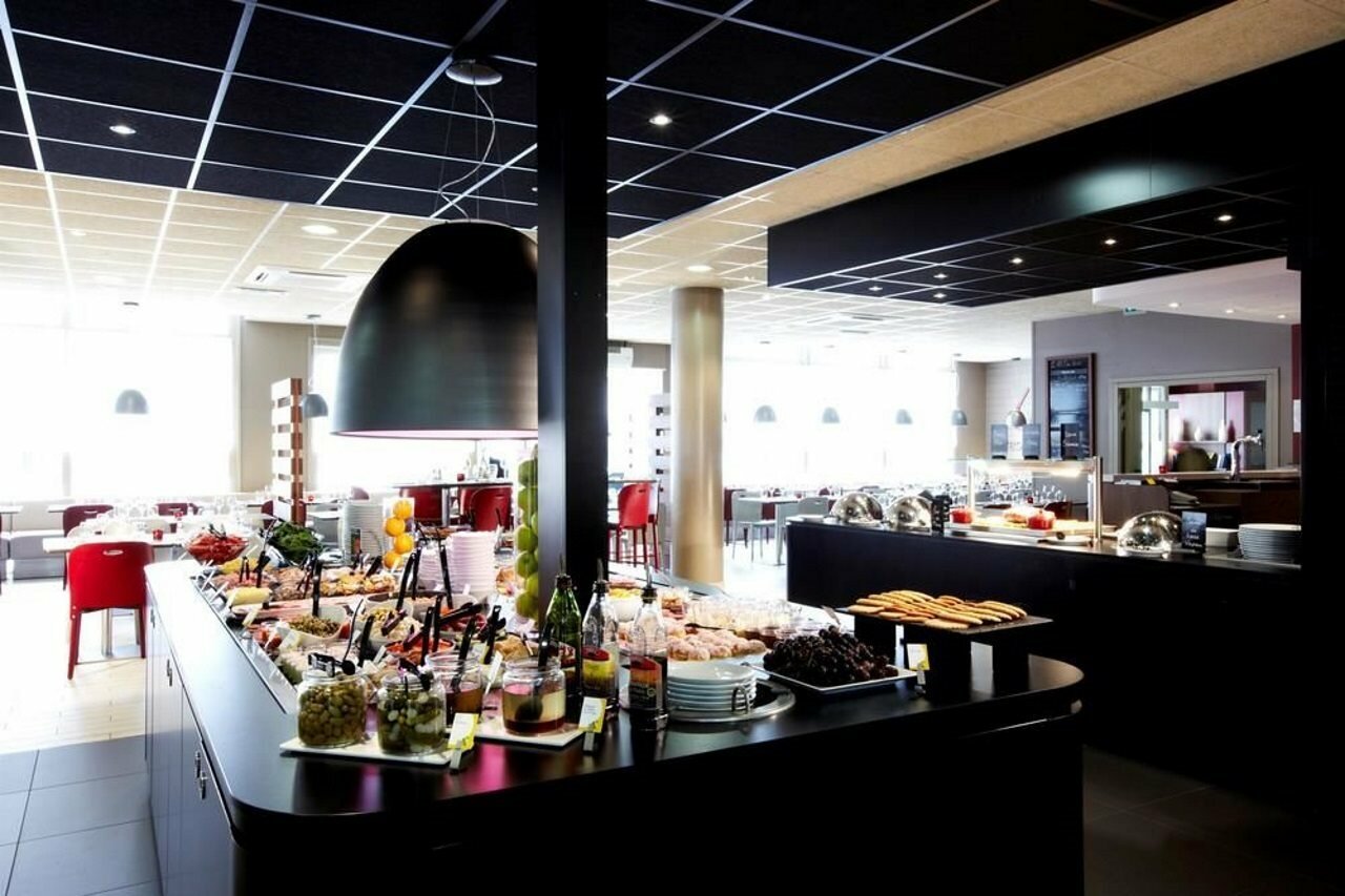 Фото Hotel Campanile Paris Ouest Chaville